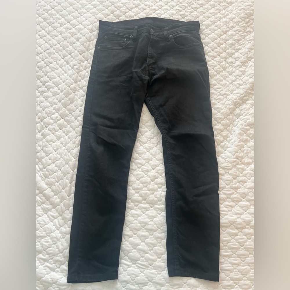 Lightly used Levi’s 512 men’s jeans in black size 33x30